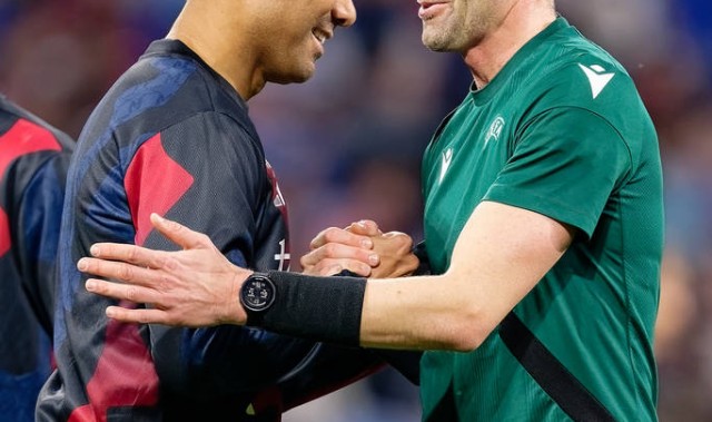 曼联欧联杯四分之一决赛：红魔的惊天逆转与狼队的遗憾