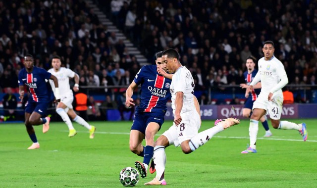 埃梅里带领阿斯顿维拉逆袭，欧冠席位争夺战悬念再起