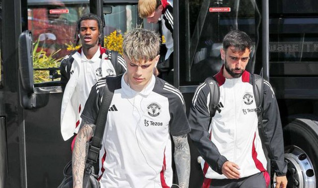 曼联公布客战切尔西大名单，小妖复出替代约罗！阿莫林将用全主力