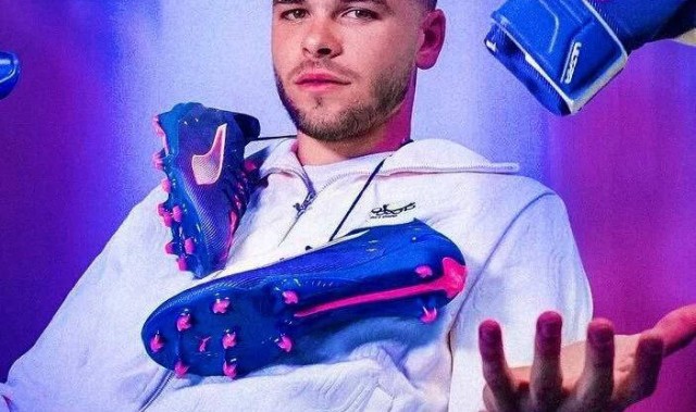 巴黎圣日耳曼欲签下门将舍瓦里耶备战多纳鲁马离队