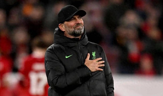 英超回顾：喝水不忘挖井人！红军锁定英超冠军，克洛普纪录片上线，传奇依旧