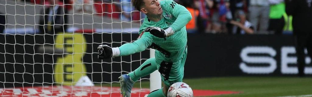 足总杯-埃泽破门马尔穆什失点 曼城0-1送水晶宫夺队史首冠