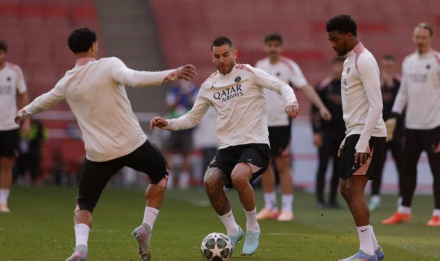 40欧看大屏幕！巴黎圣日耳曼欧冠决赛“神操作”，是宠粉还是割韭菜？