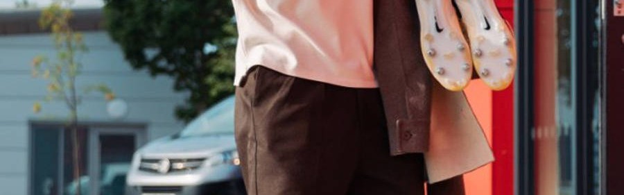 曼联球员首日集训细节曝光，两新援会晤队友！十余人缺席原因揭秘