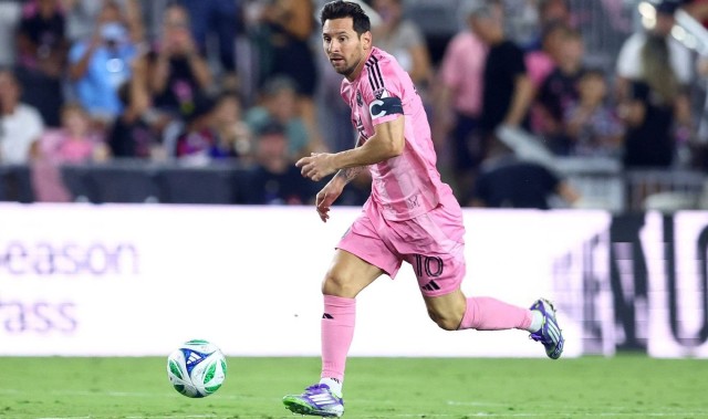 梅西复出就是全场最佳！半场1进球1助攻！带队赢球！