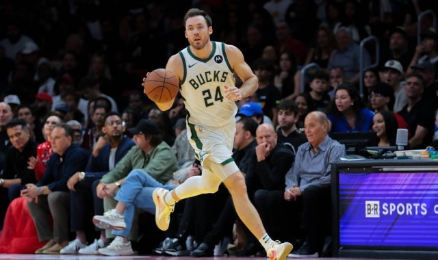 康诺顿深情告别雄鹿 效力7个赛季并跟随球队夺冠