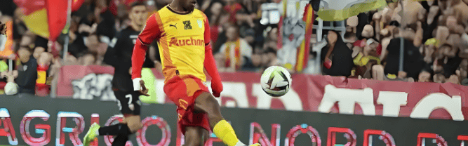 他来了！鲁能球迷期盼已久的法甲新杀器现身训练场，踢三镇首秀